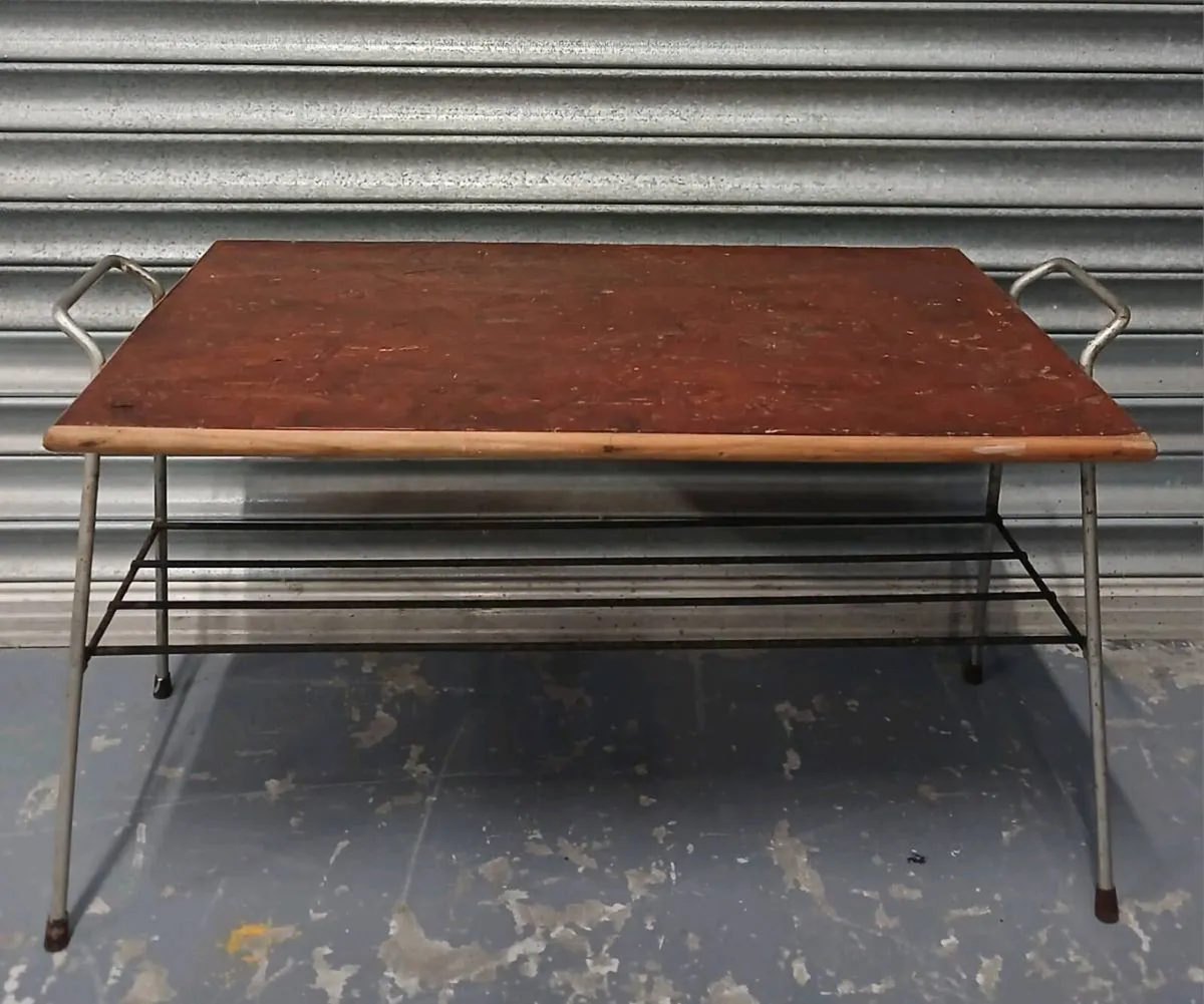 1950's Mid-Century Retro TV Stand / Coffee Table
​ - Image 1