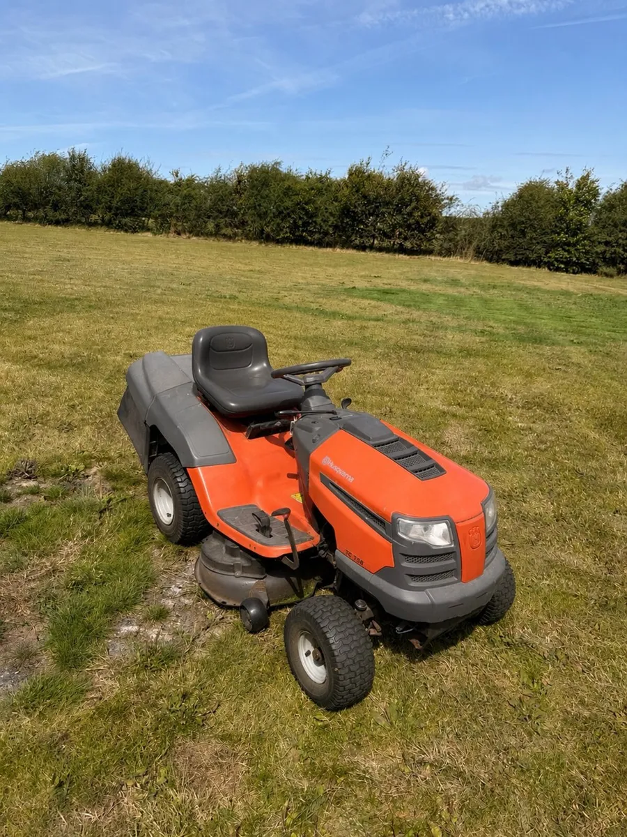 Husqvarna TC138 Ride on Lawnmower - Image 1
