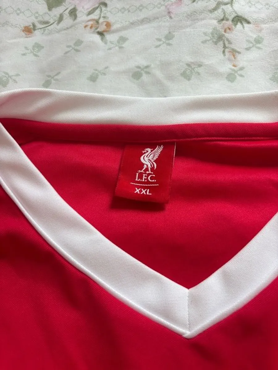 Liverpool football shirt can Postl - Image 2