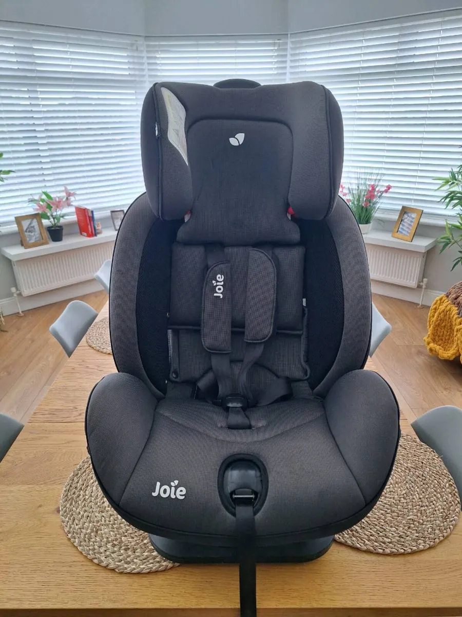 Joie ISO Fix Child Car Seat - Image 1