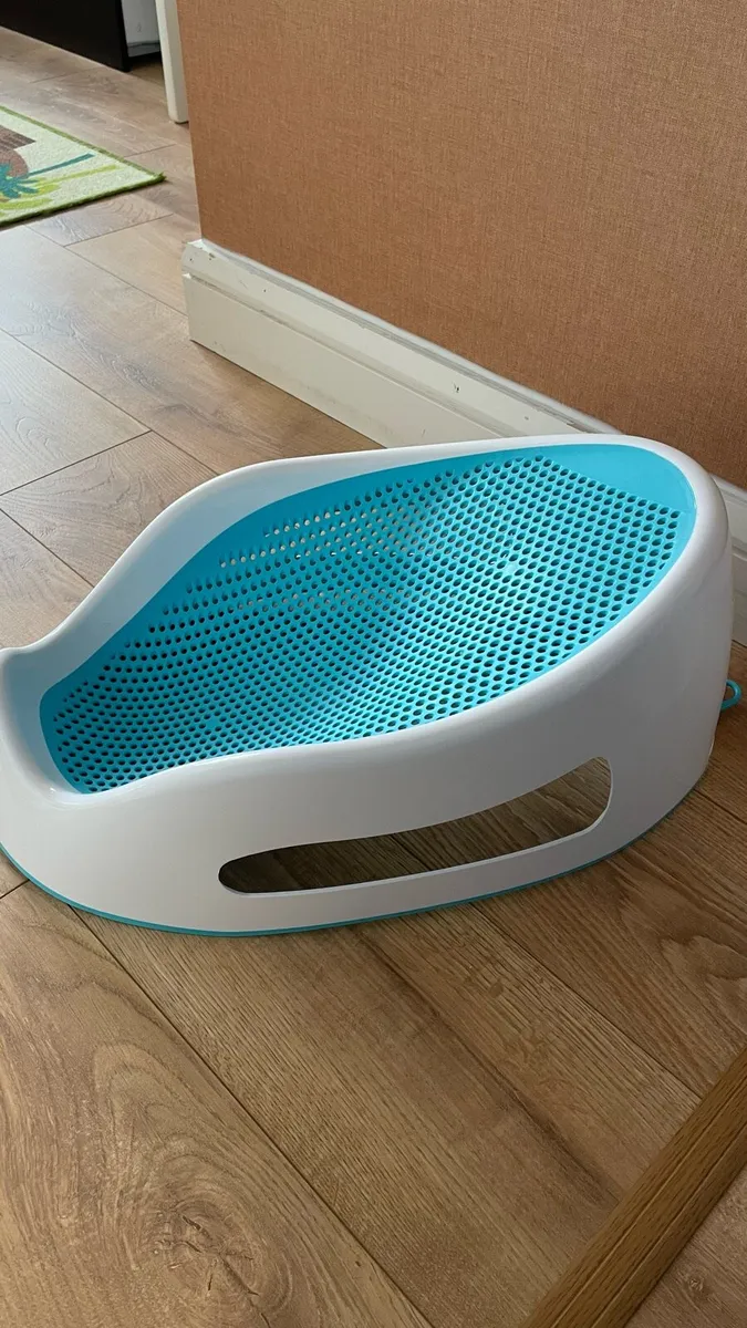 Baby bath stand
