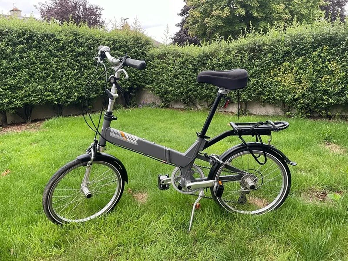 Giant Folding Bike - Excellent Condition - Image 2