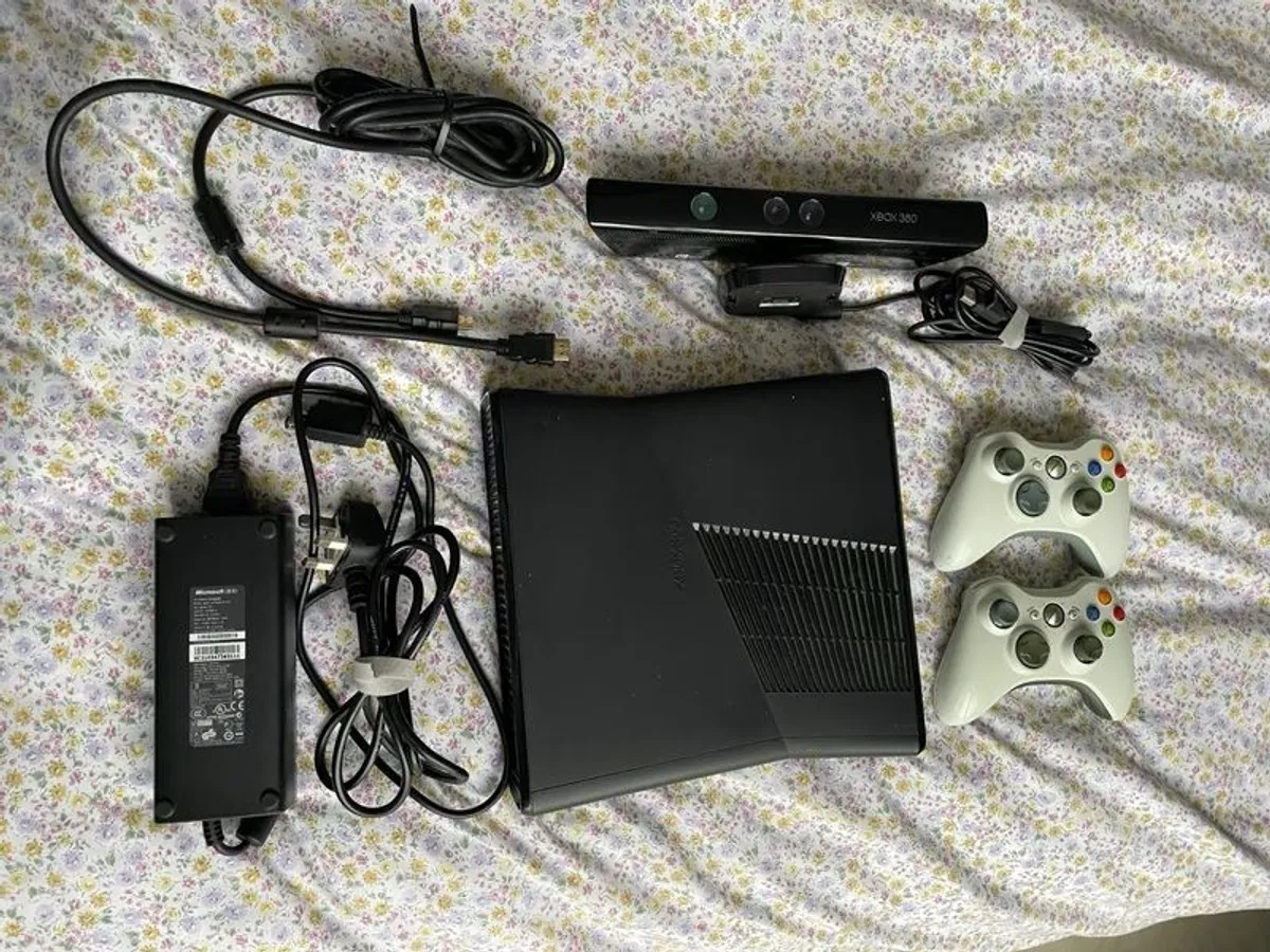 Xbox 360 Bundle with Kinect, 2 Controllers & 13 Games - Image 1