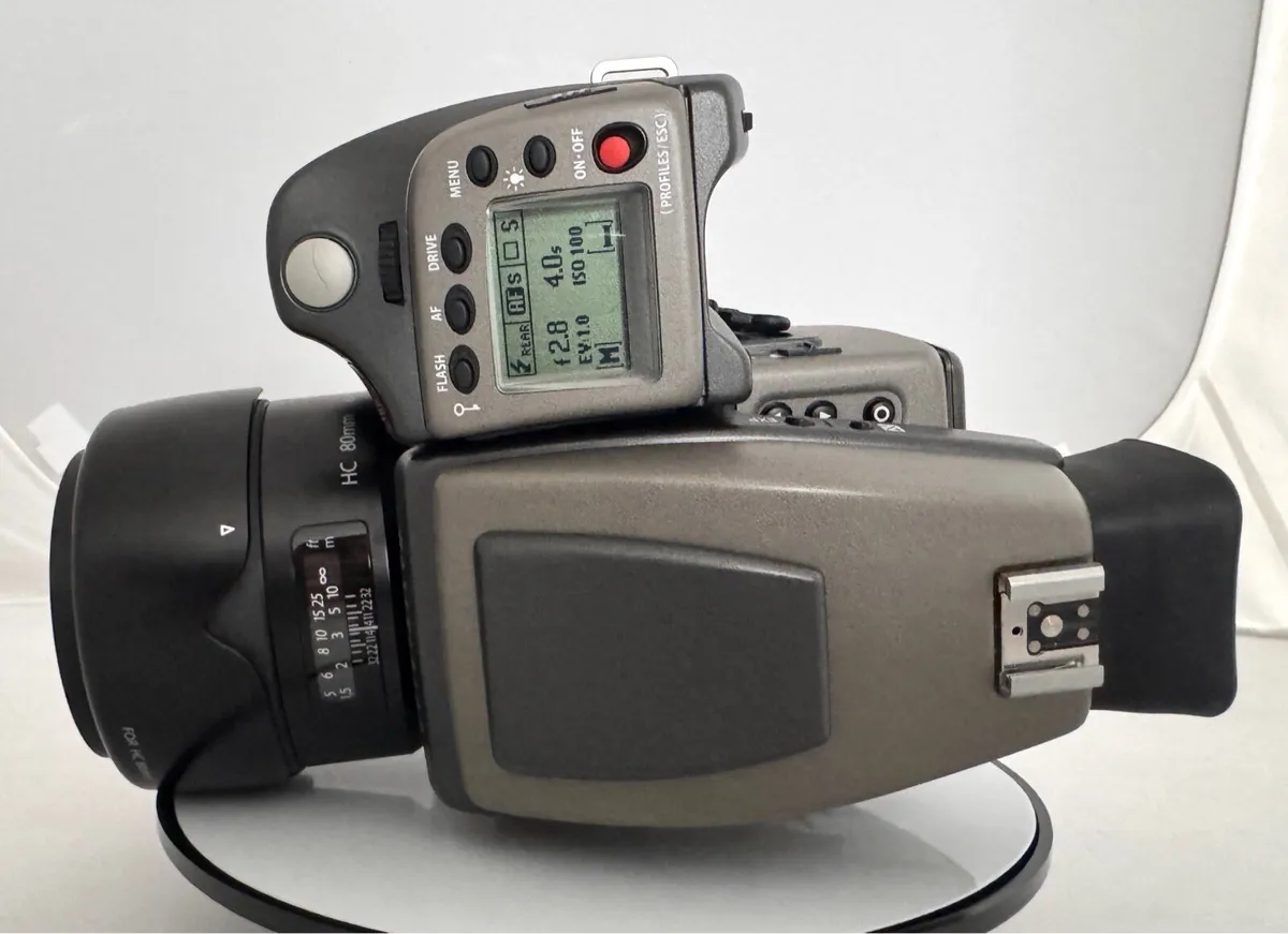 Hasselblad H1 Medium Format Film Camera Kit - Image 4