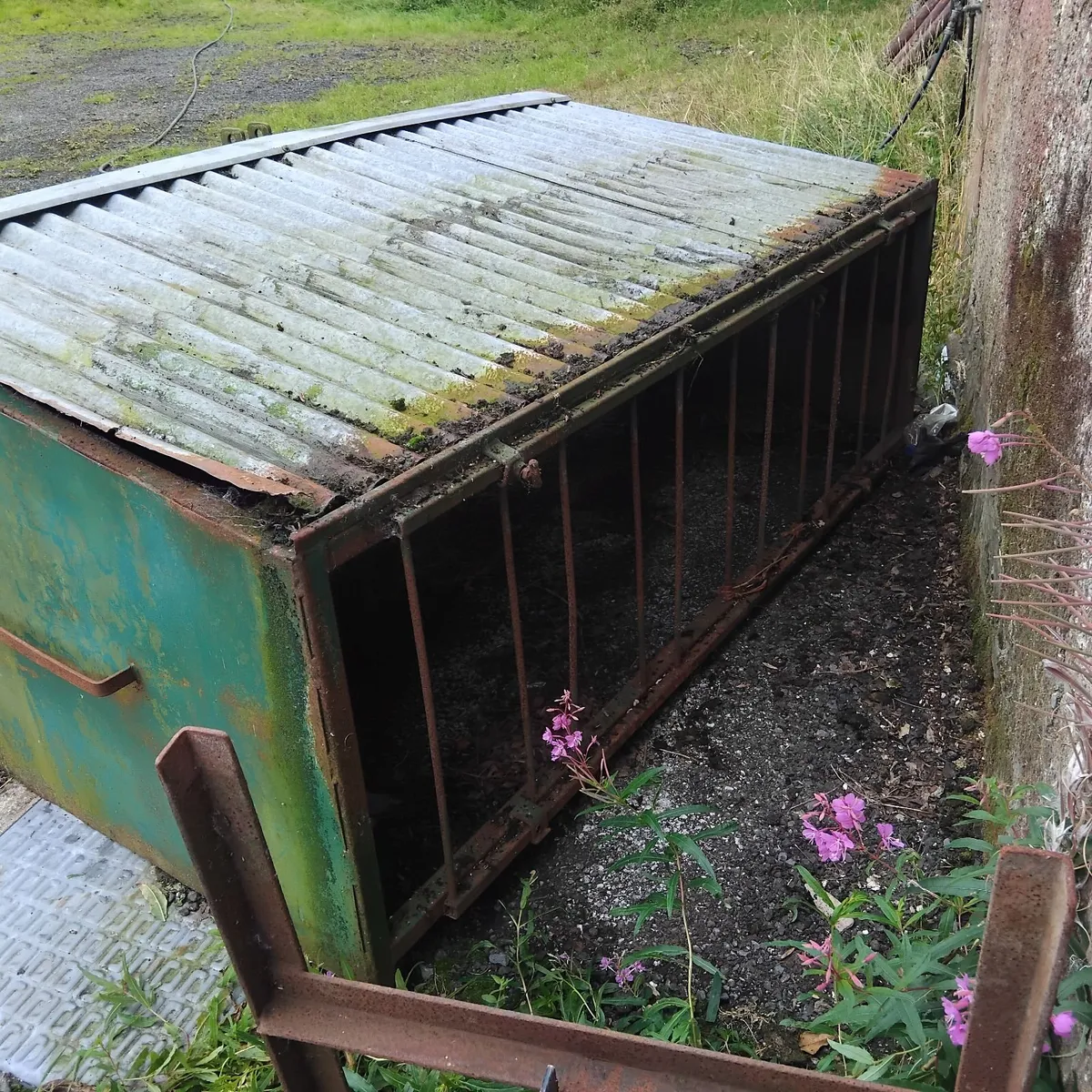 Lamb creep feeders and calf creep gates - Image 1