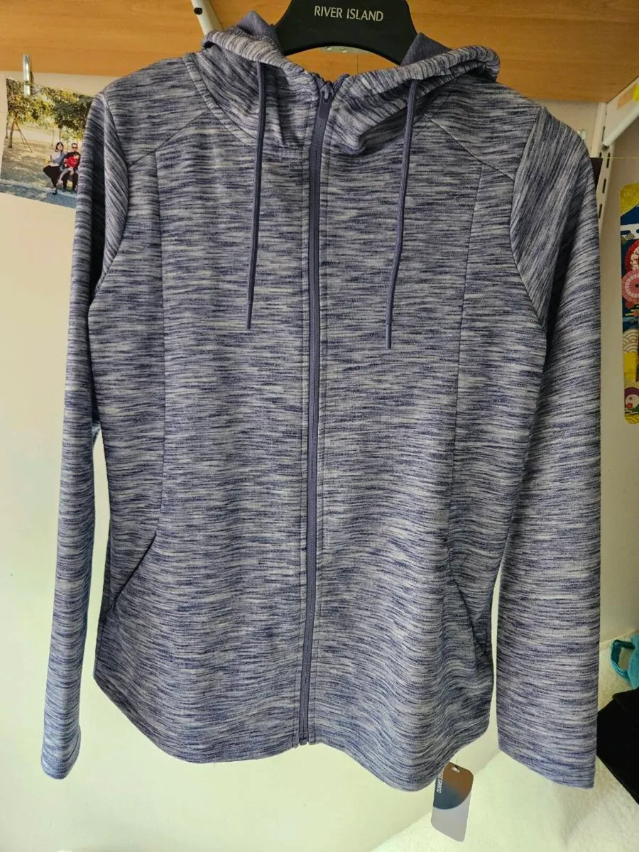 JUMPER - Image 1