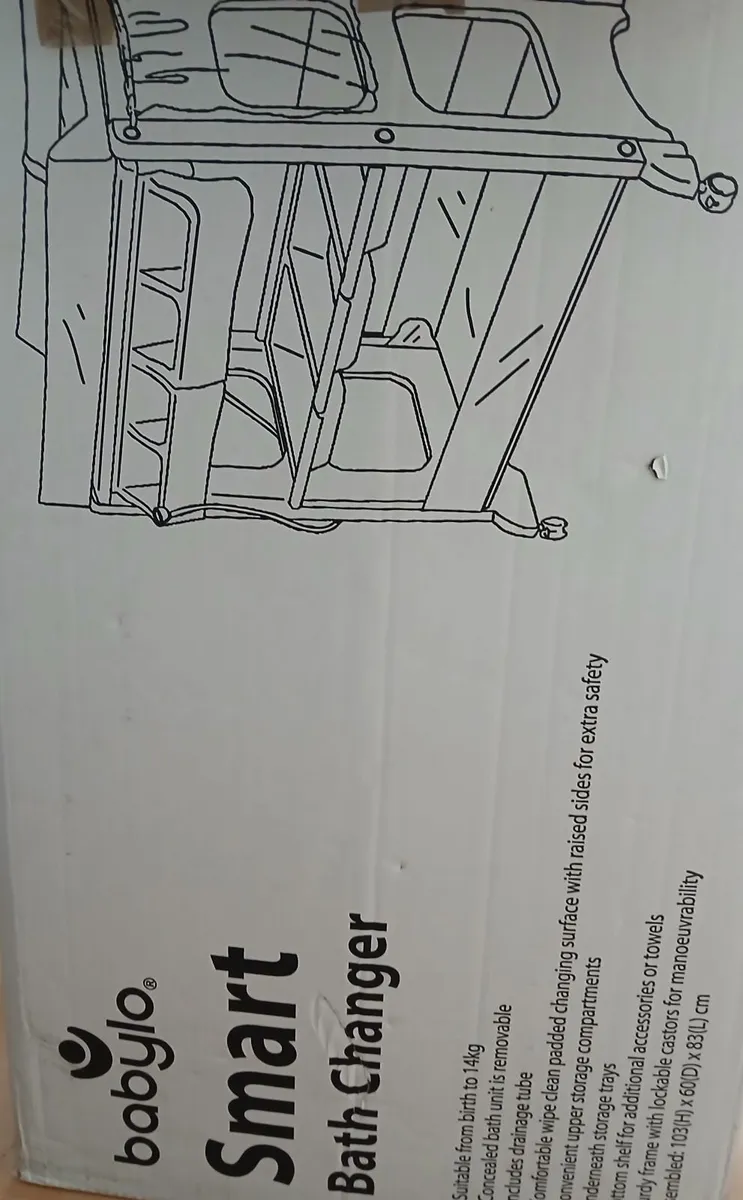 Baby changing station - Image 1