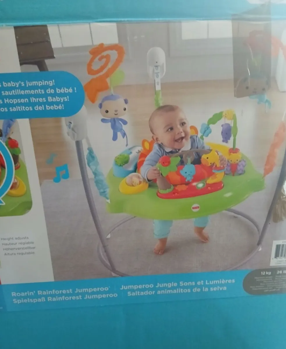 roarin rainforest jumperoo. - Image 2