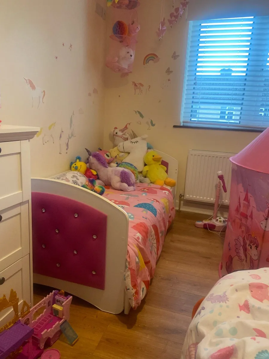 Princess toddler bed - Image 2