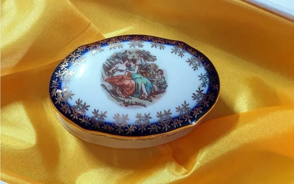 Vintage German PM Martinroda Porcelain Trinket Box - Image 3