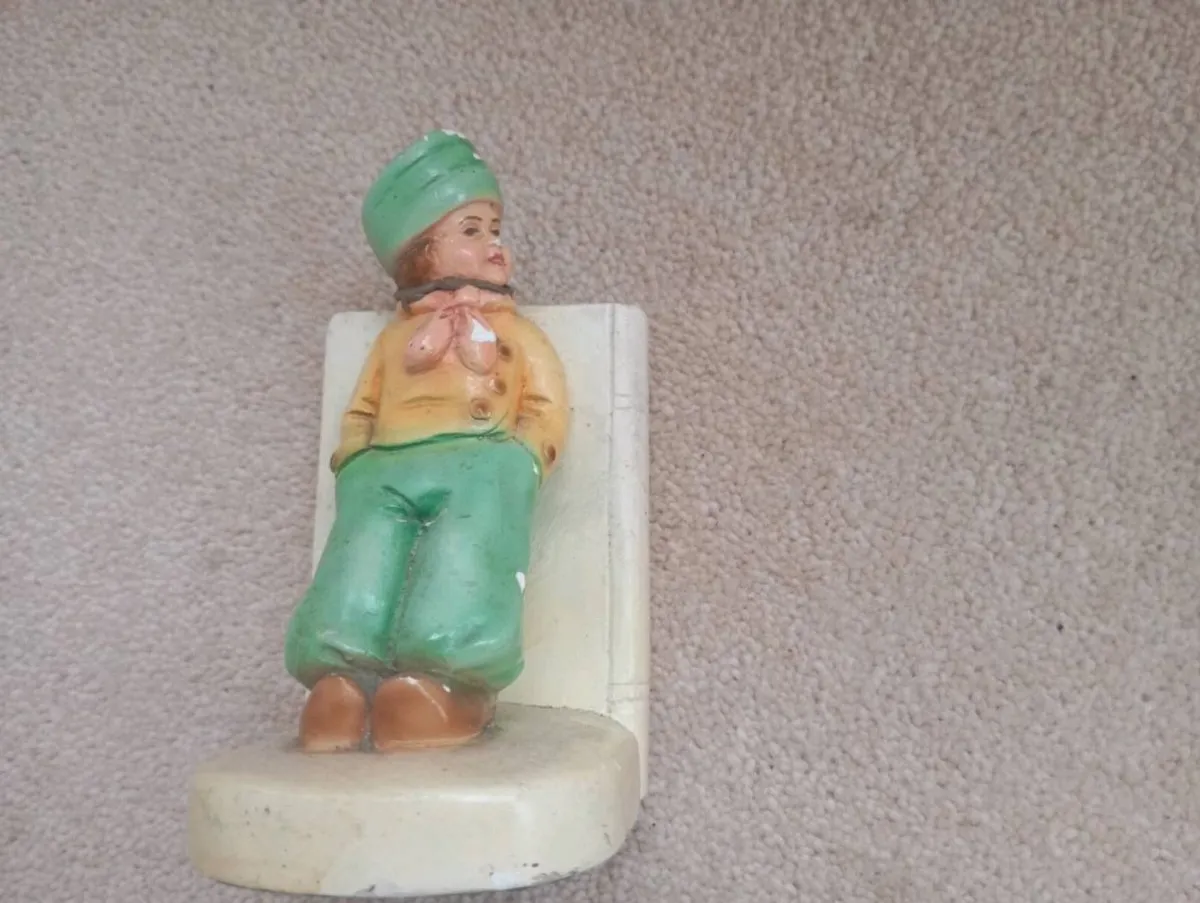 Pair of Chalk Bookends - Image 2