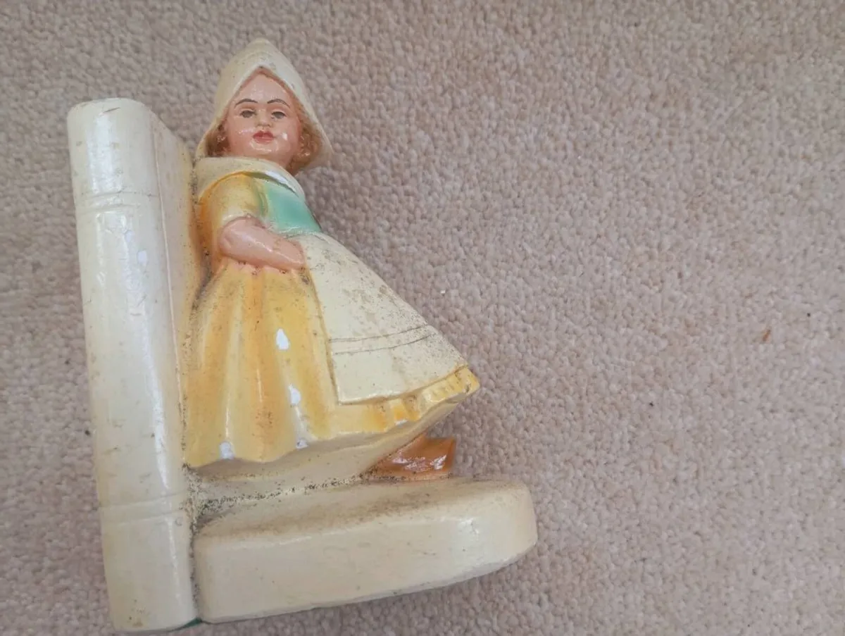 Pair of Chalk Bookends - Image 3