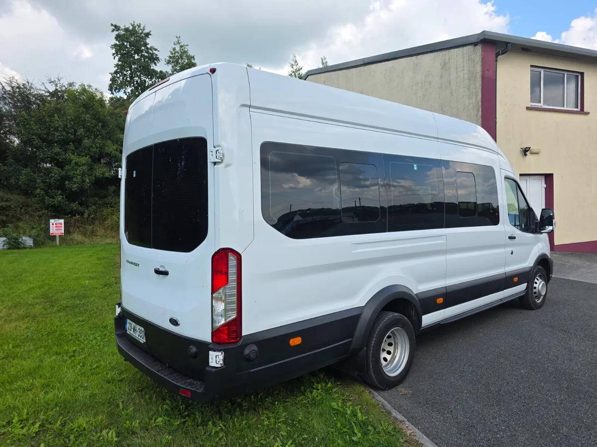 2023 Ford Transit 17 seat twin wheel bus - Image 4