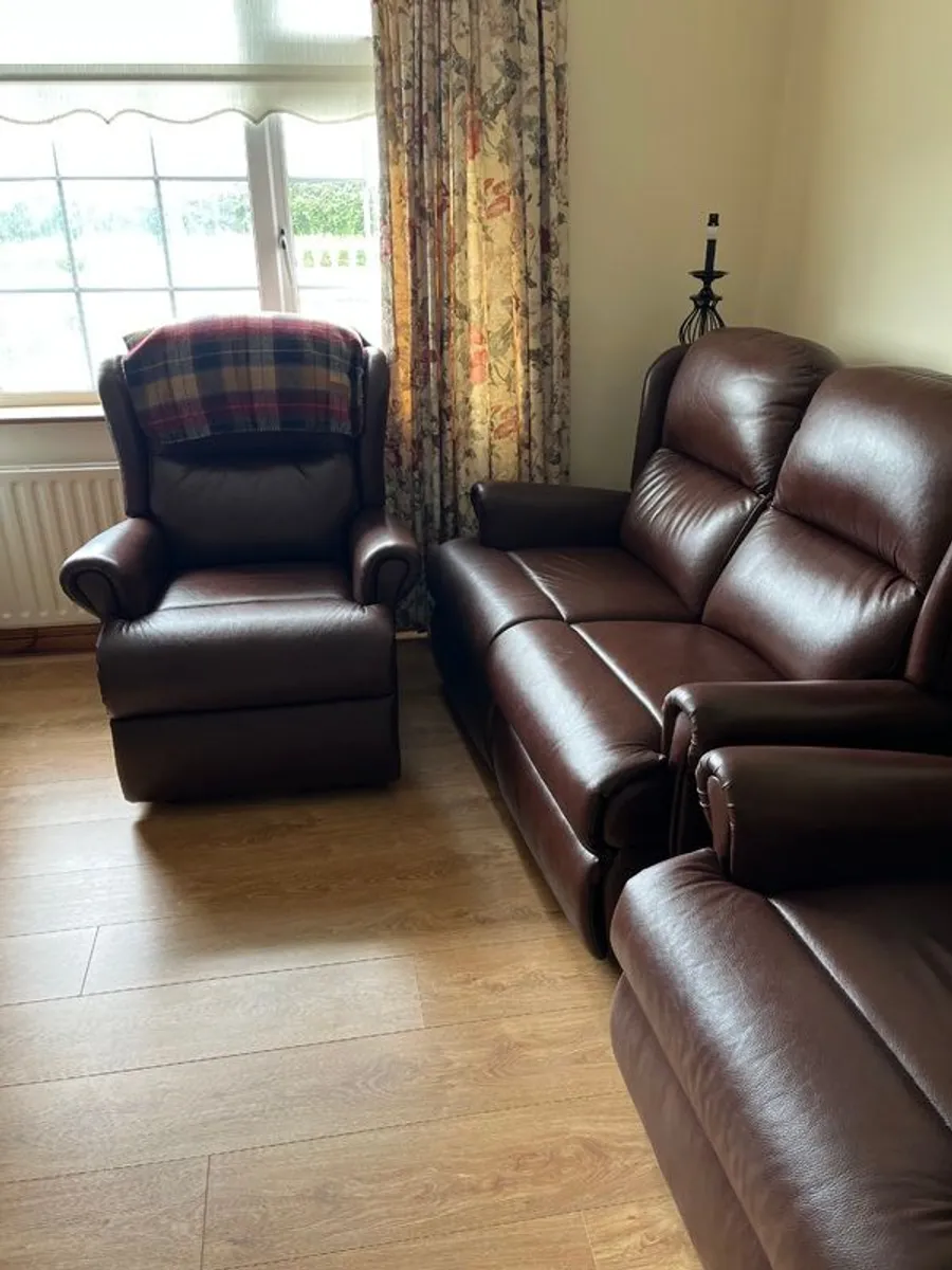 3 Piece Leather Suite - Image 4