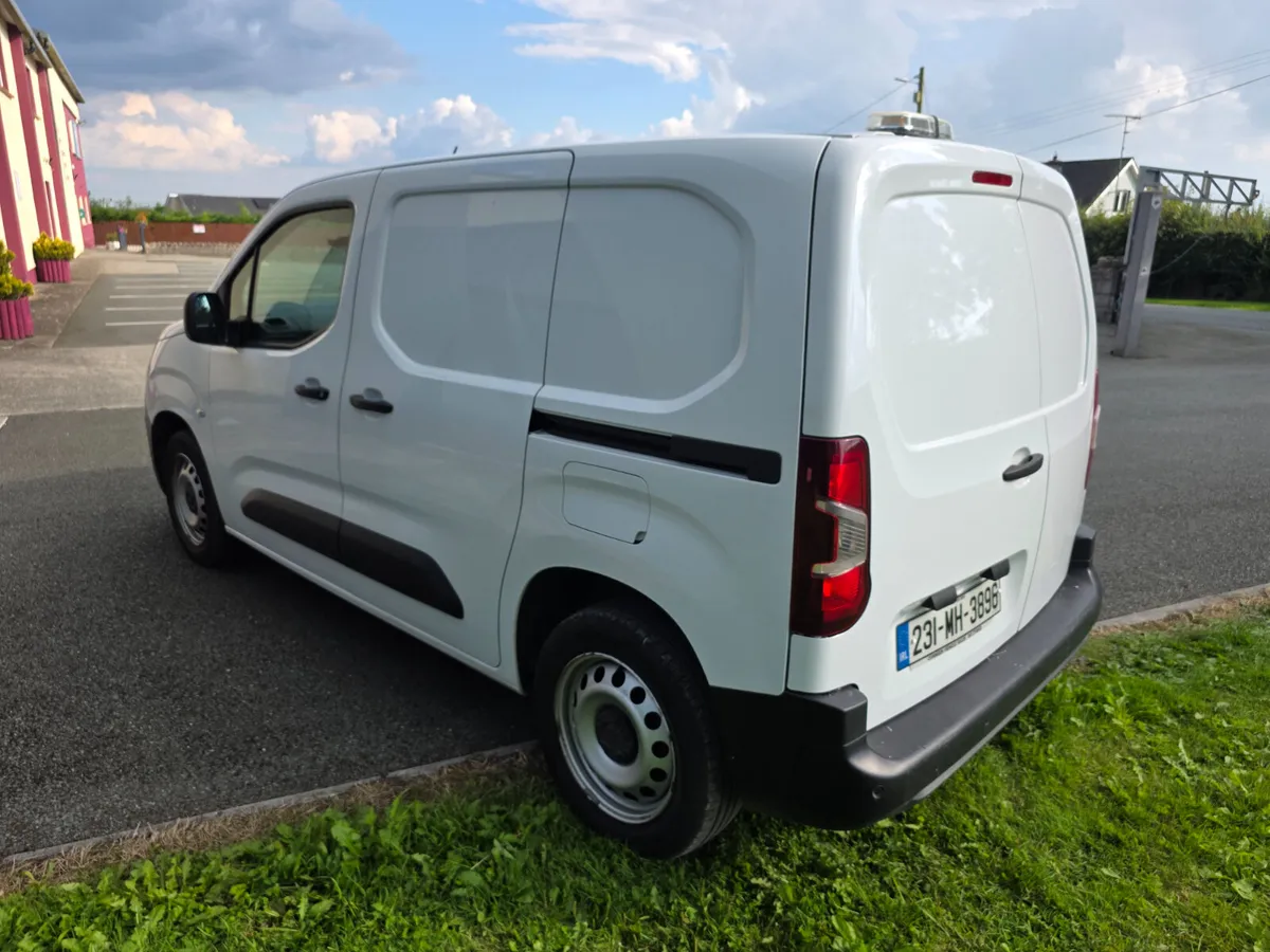 2023 Citroen Berlingo Enterprise - Image 4