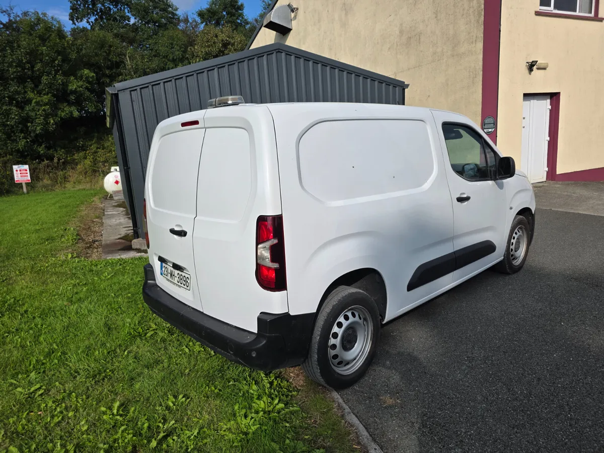 2023 Citroen Berlingo Enterprise - Image 3