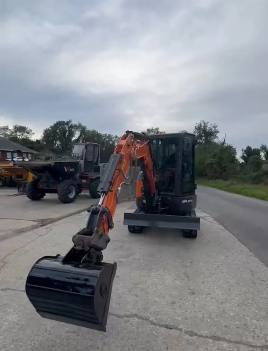 2023 Doosan DX27z - Image 2