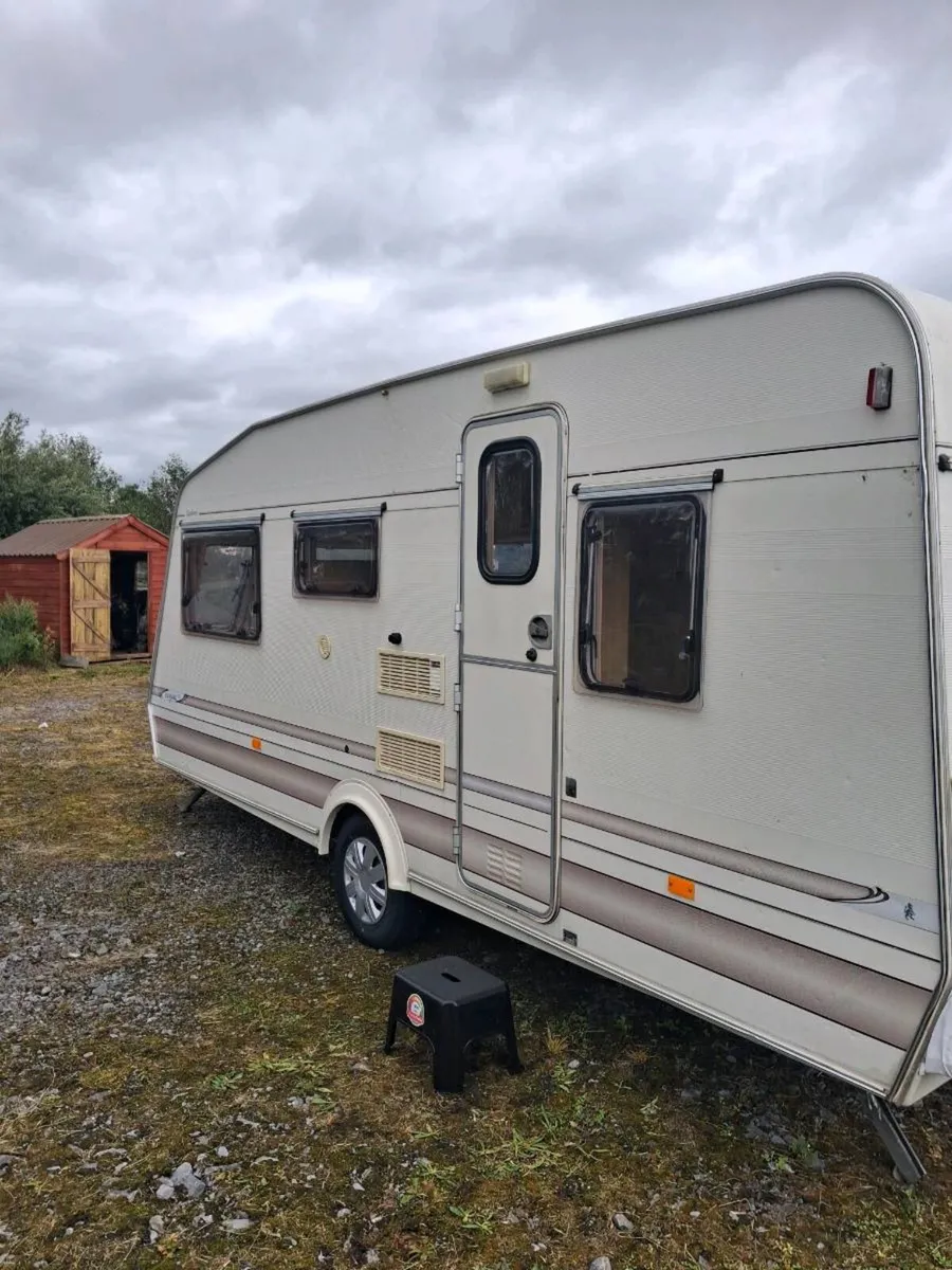 Elddis 5 berth caravan - Image 1