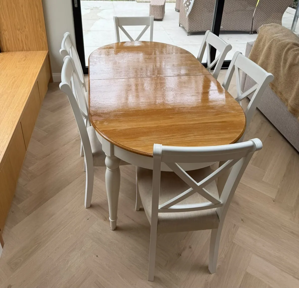 Solid oak dining table - Image 3