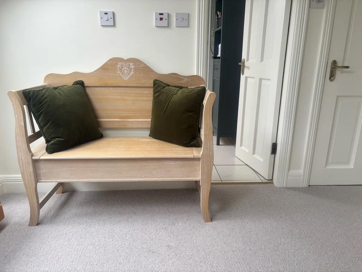 Solid wood indoor bench - Image 2