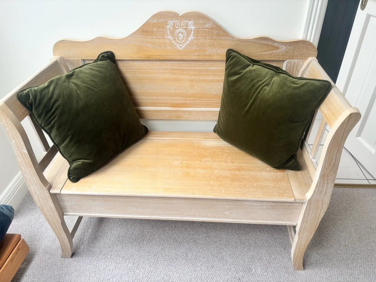 Solid wood indoor bench - Image 4