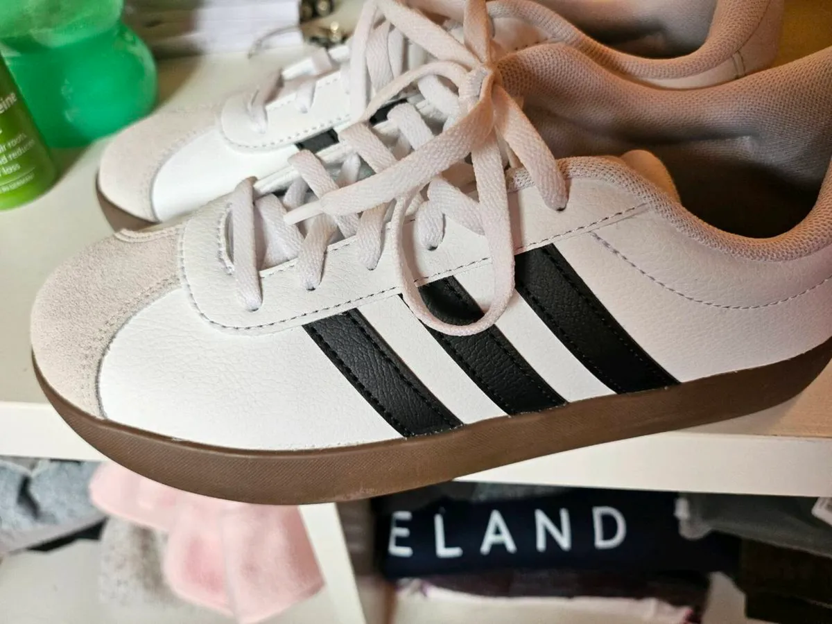 Ladies trainers - Image 1