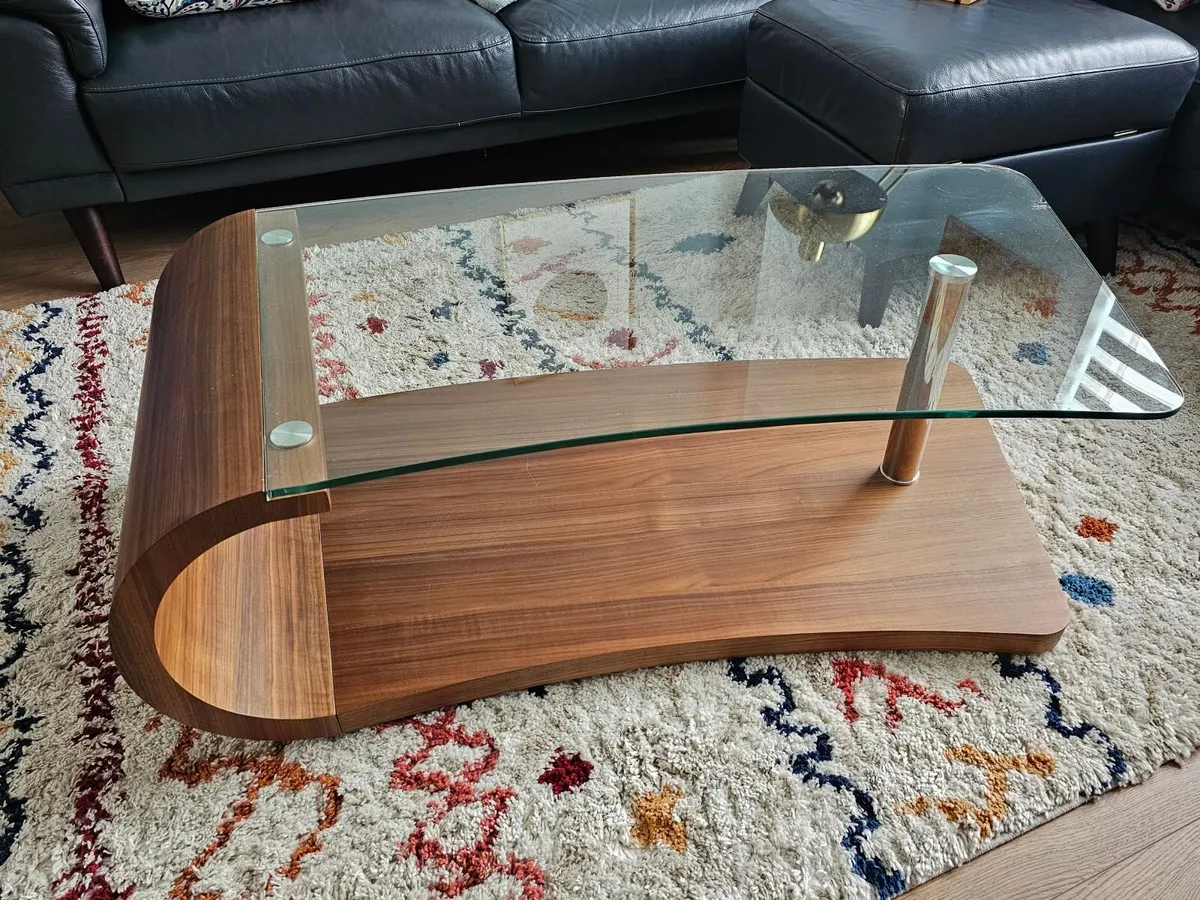 Curved coffee table - glass top - Image 1