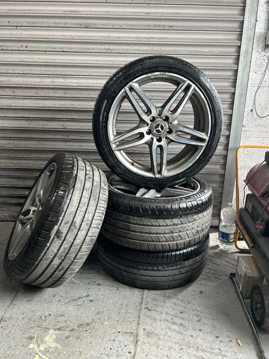 Mercedes E-Class AMG Alloys 19” - Image 1