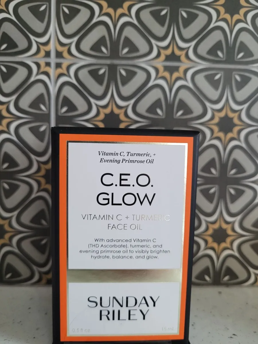 Sunday Riley CEO Glow - Image 3