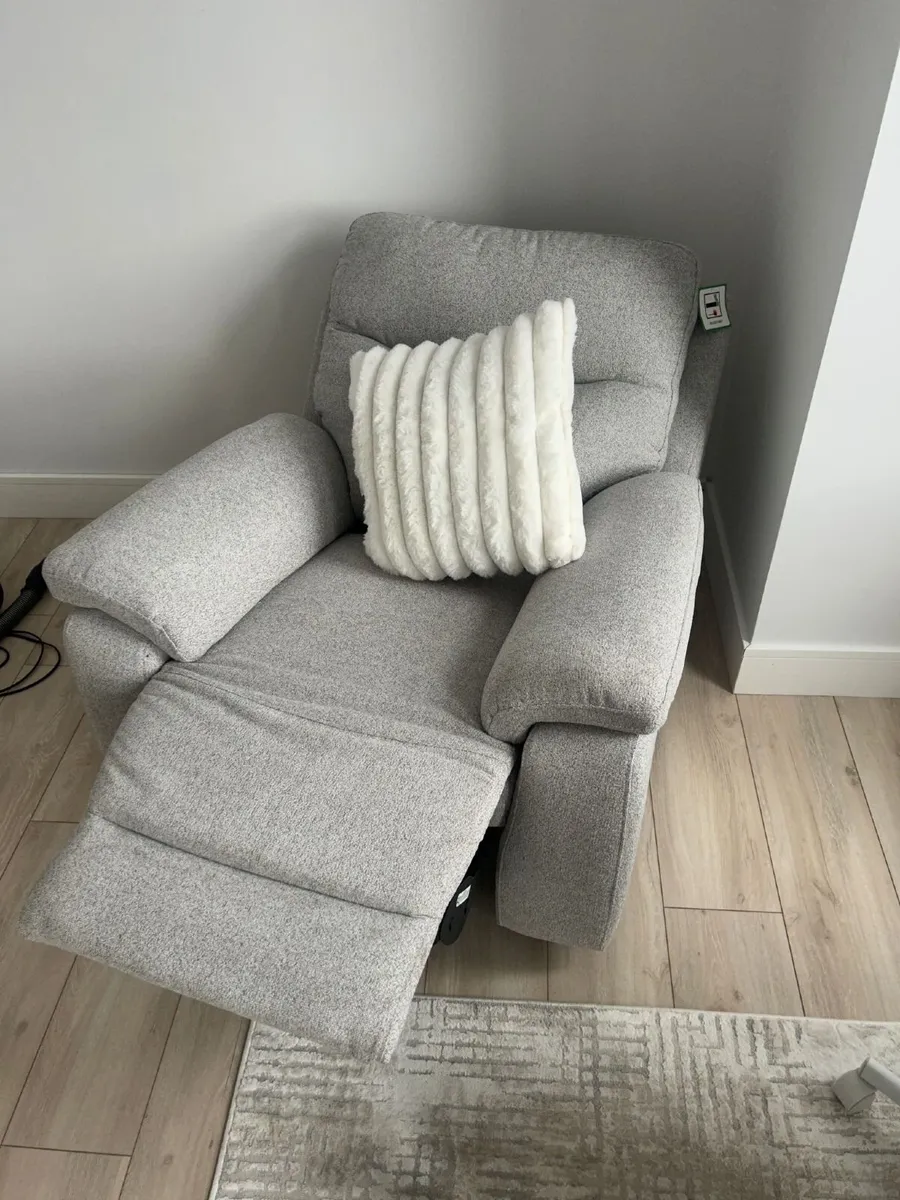 2* Electric reclining chairs Brand New - Image 2