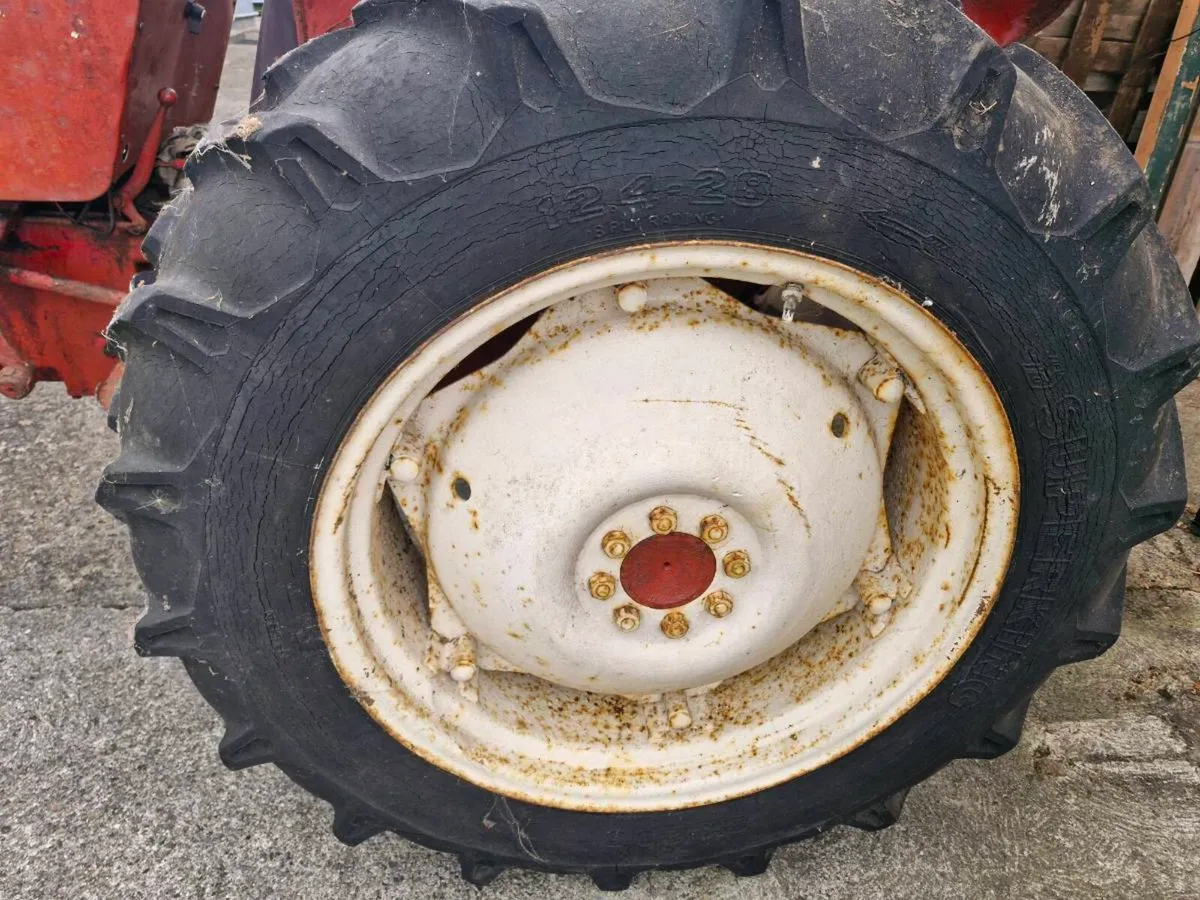 Vintage tractor - Image 1