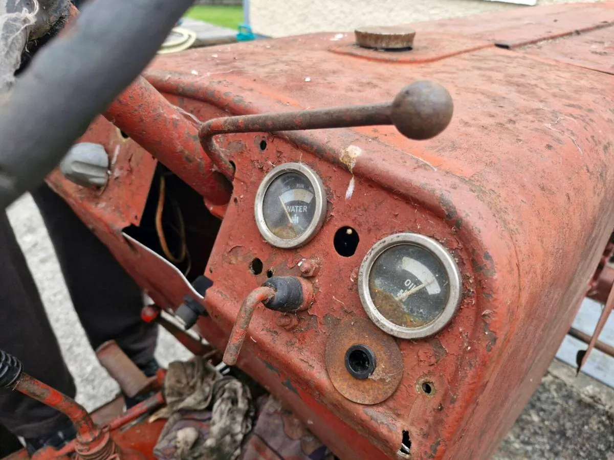 Vintage tractor - Image 4