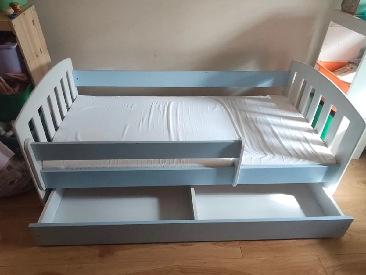 Children's bed - Image 1