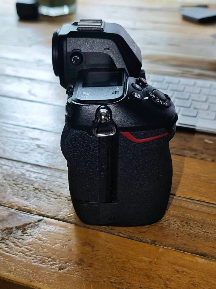 Nikon Z8 Body + FTZ2 Adapter - Image 4