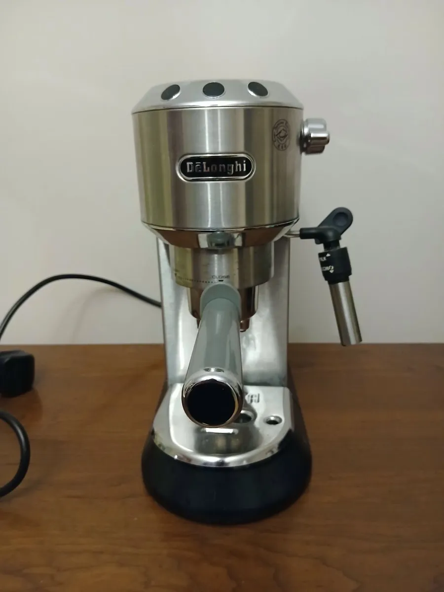 Coffee Machine - DeLonghi Dedica EC685.M Espresso - Image 3