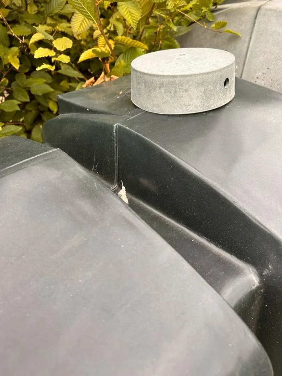 1000 Litre Plastic Heating Oil Tank - Image 1