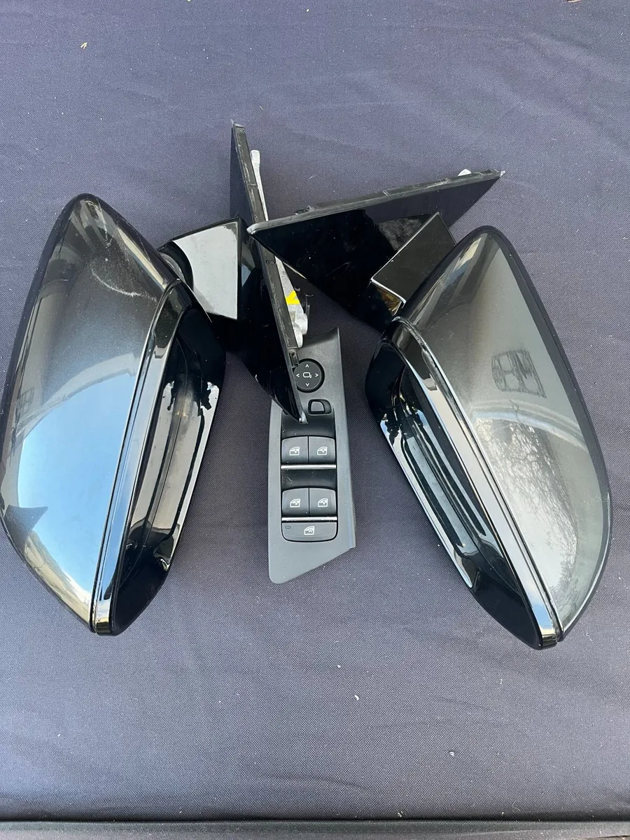 BMW Power folding door mirrors