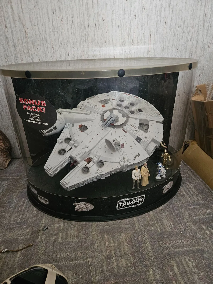 Star Wars Shop Display Millennium Falcon - Image 1