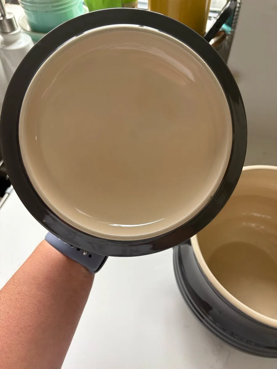 Le creuset large bean/soup pot - Image 3