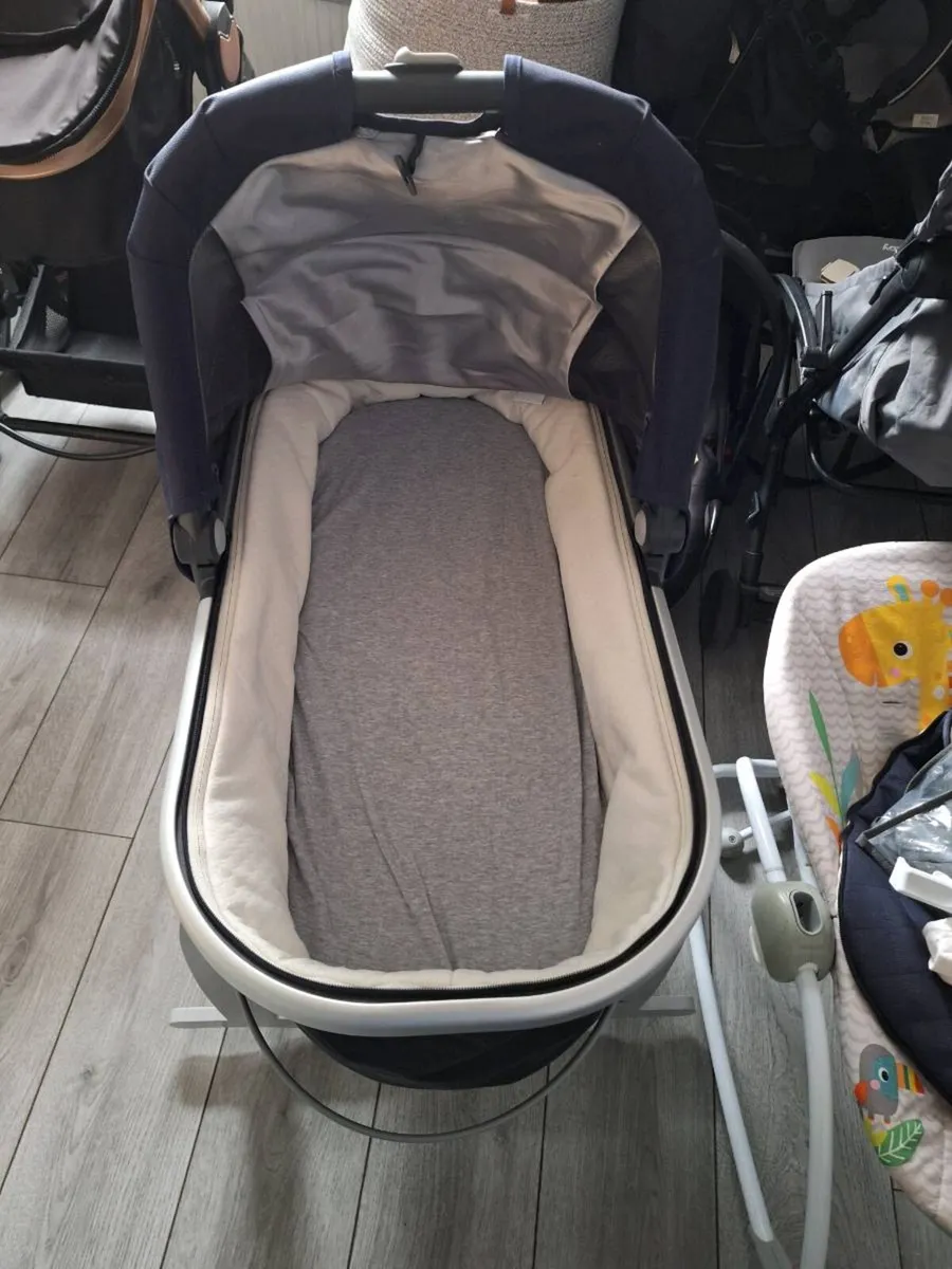 Carry cot - Image 1