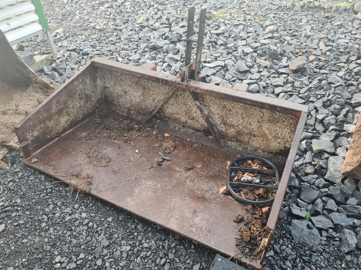 Garden Equipment - 5ft Linkbox - Image 1