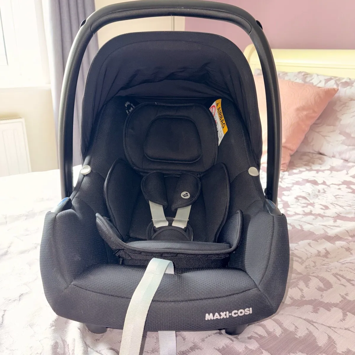 Maxi-Cosi Baby Car Seat - Image 1