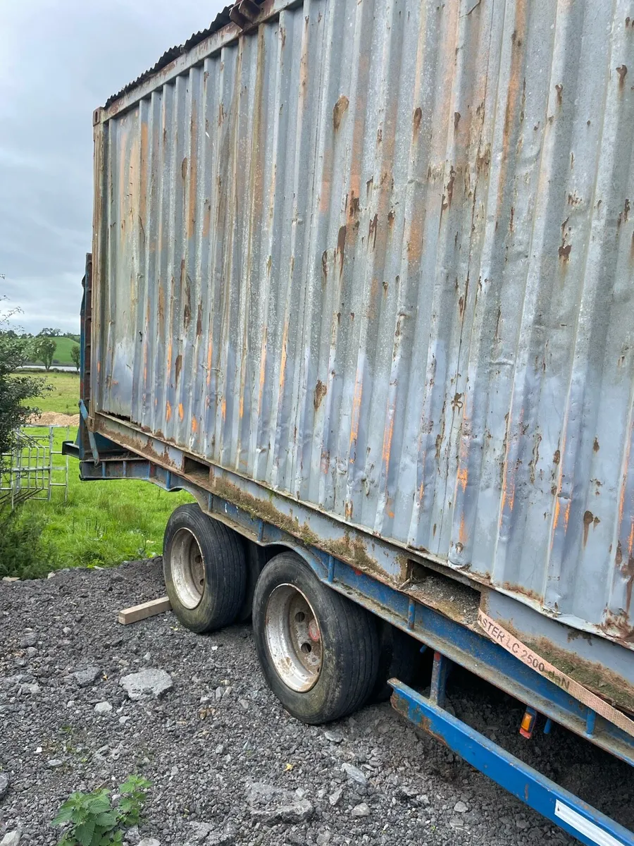Shipping containers - Image 4