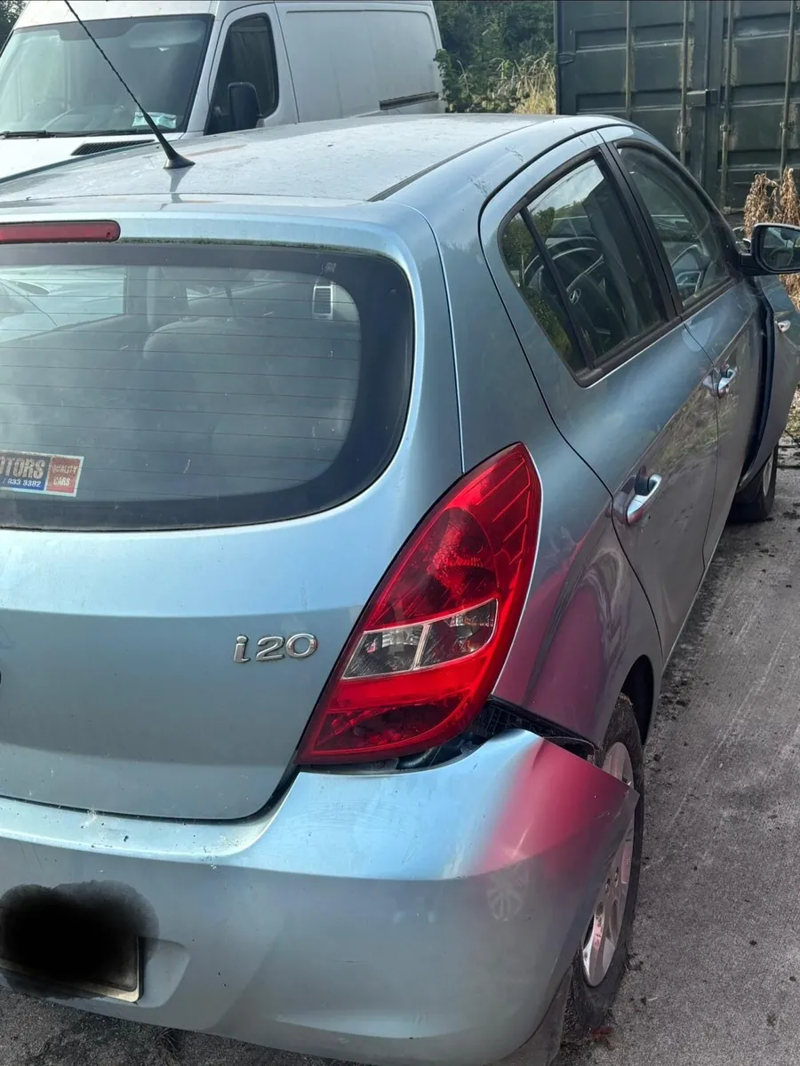 Hyundai i20 Classic Crash Damaged - Image 4