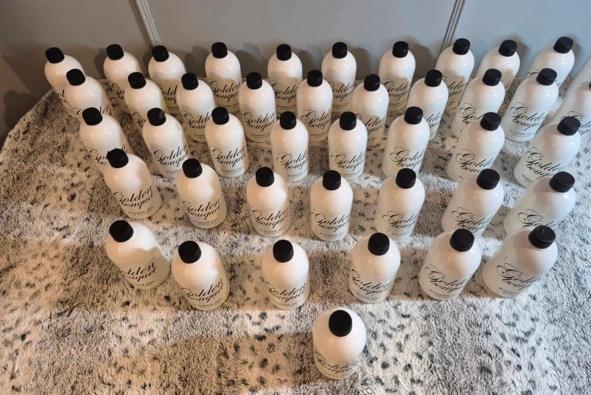 Job lot Gels bottles of Golden  Bouquet 500 ml (16 - Image 2