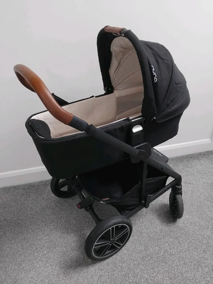 Nuna Mixx travel system - Image 1