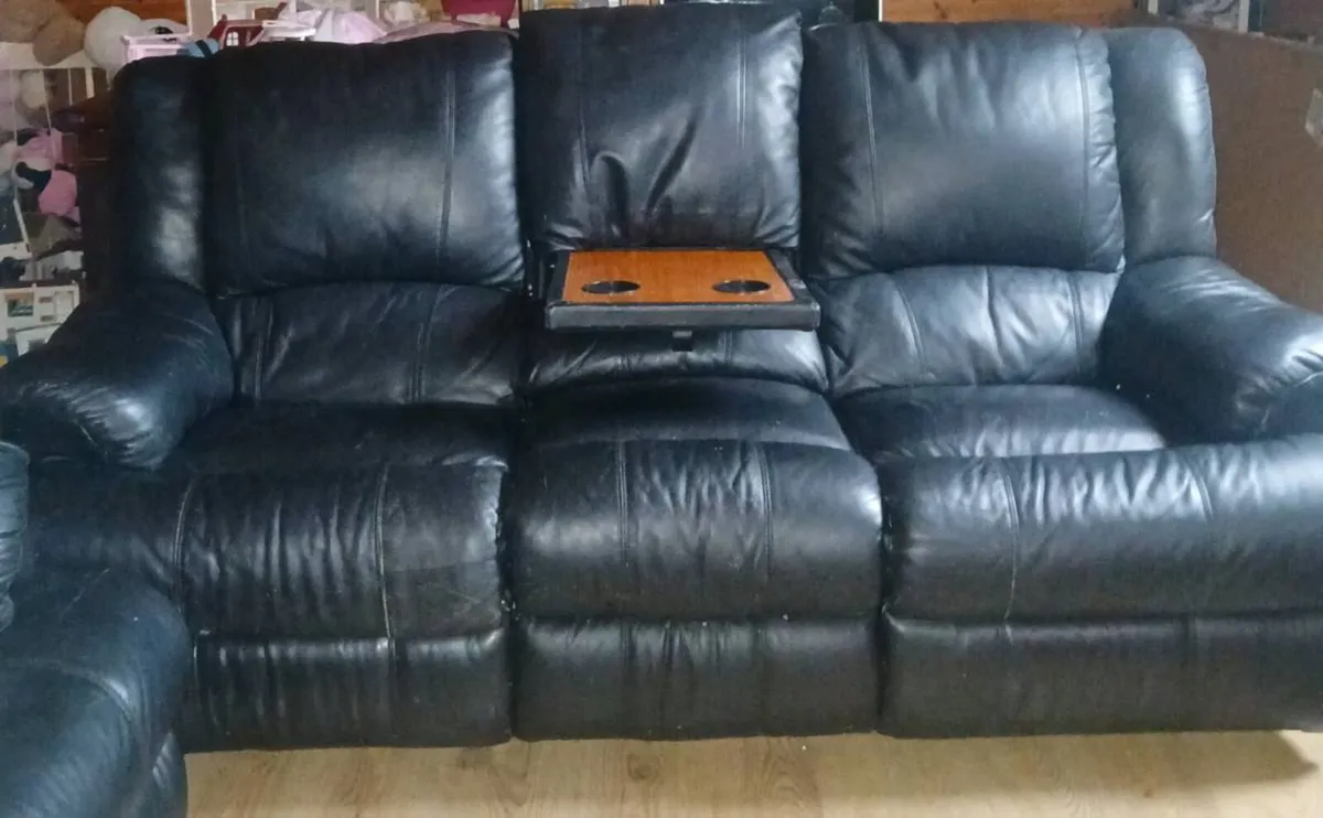 Leather sofas 2+3 seaters + coffee table - Image 1
