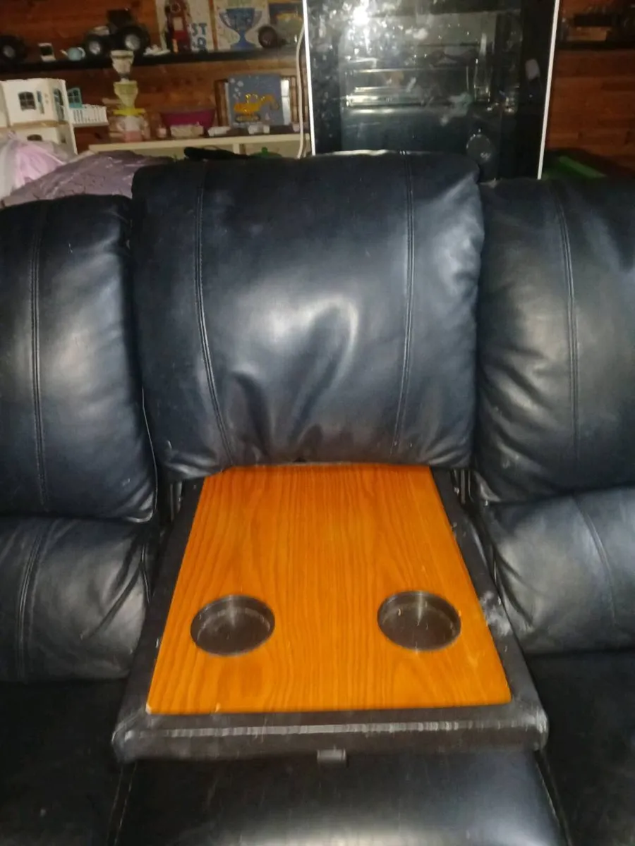 Leather sofas 2+3 seaters + coffee table - Image 2