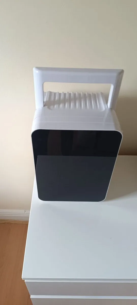 Mini Fridge - Image 1