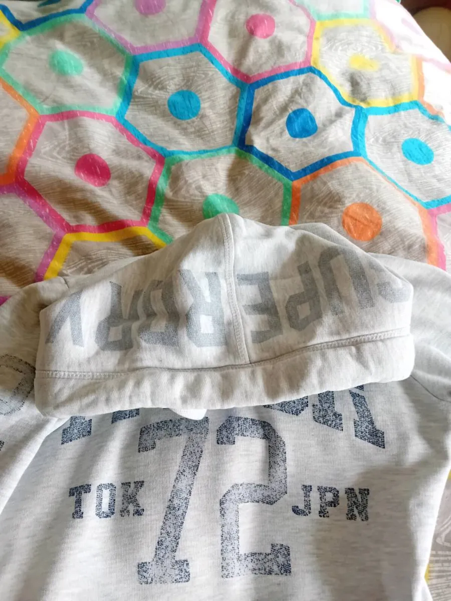 Ladies superdry hoody size x small - Image 4